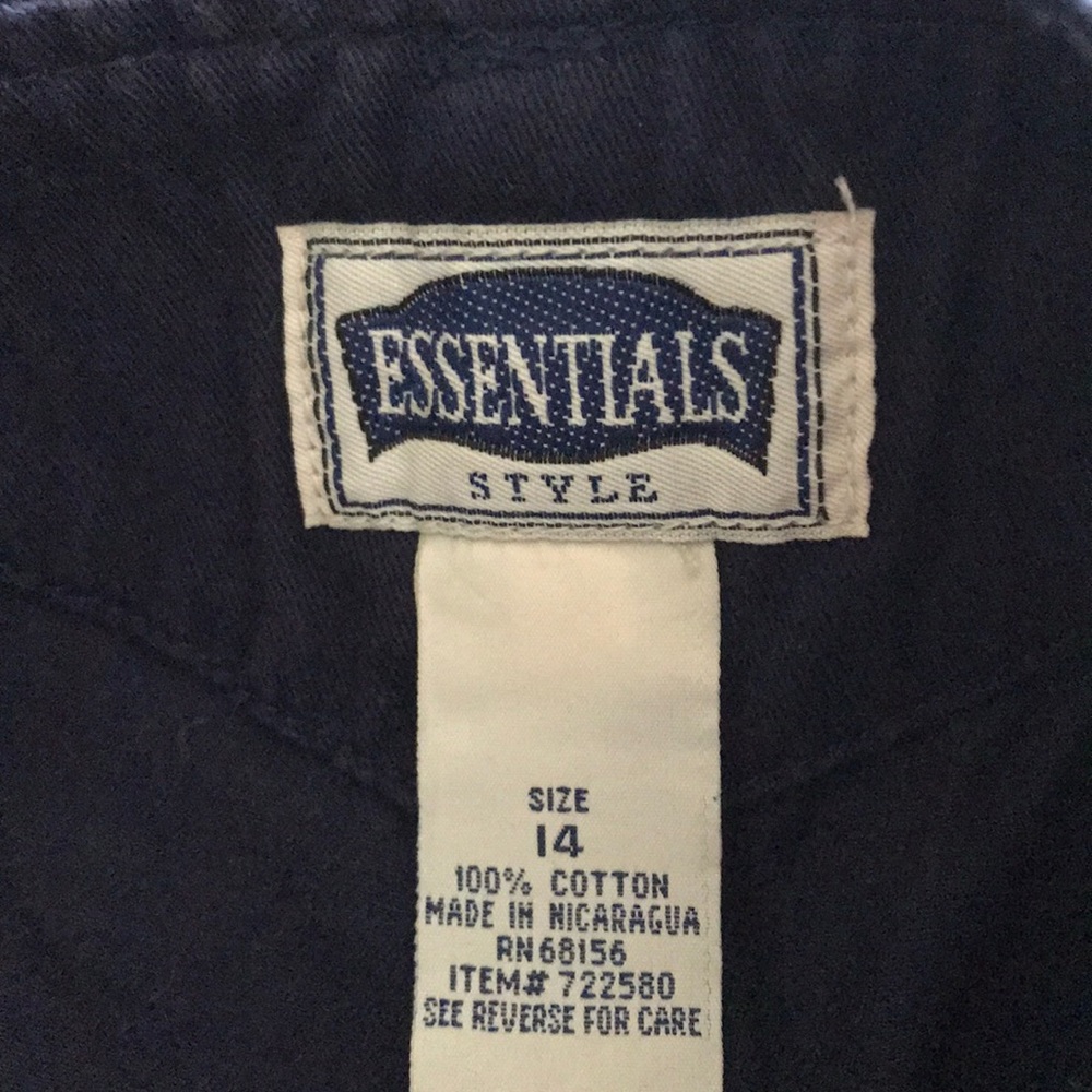 Essentials shorts - Picture 3 of 3